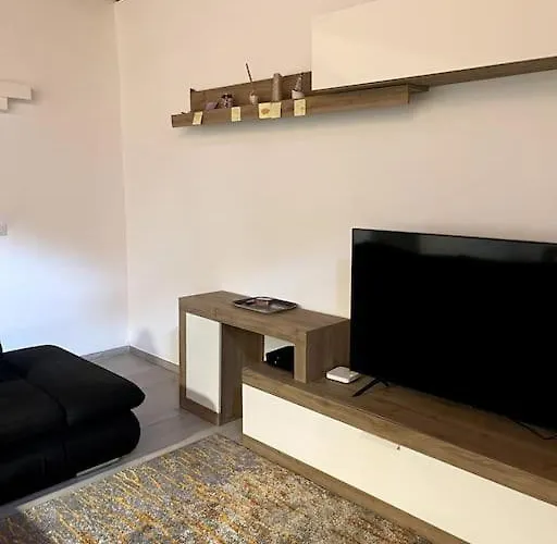 Immense Secret Cave * ミラノ