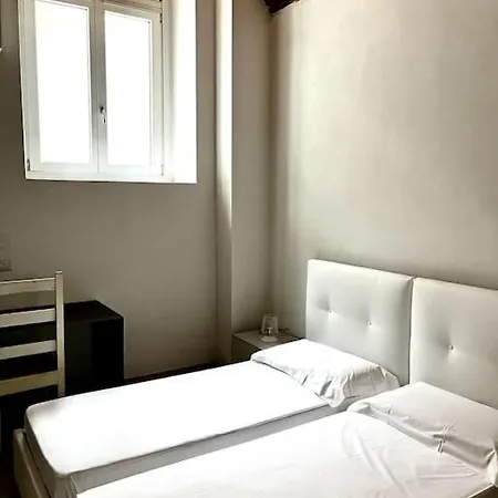 Immense Secret Cave Milaan