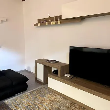 Immense Secret Cave * Milaan