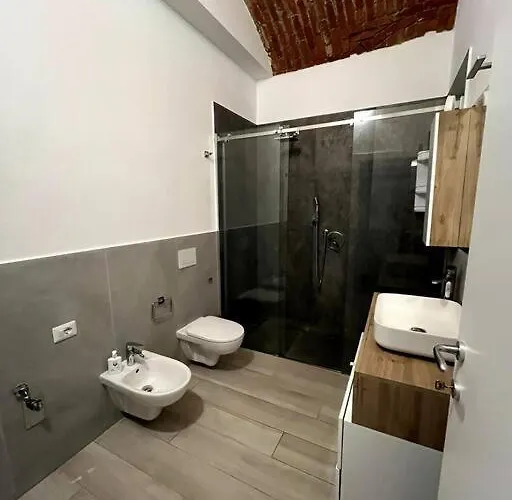 Immense Secret Cave Appartement